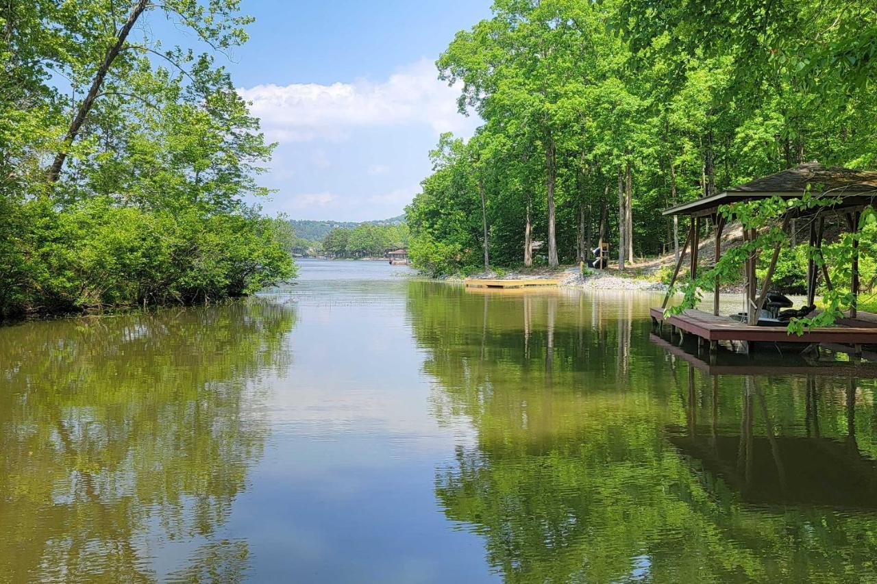 Lakeside Hot Springs Retreat With Kayaks And Boat Dock Hot Springs Village Bagian luar foto