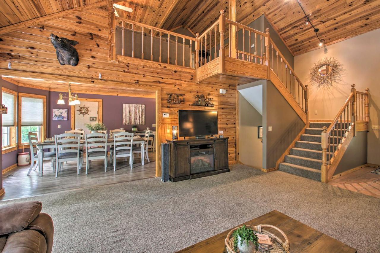 Lakeside Hot Springs Retreat With Kayaks And Boat Dock Hot Springs Village Bagian luar foto