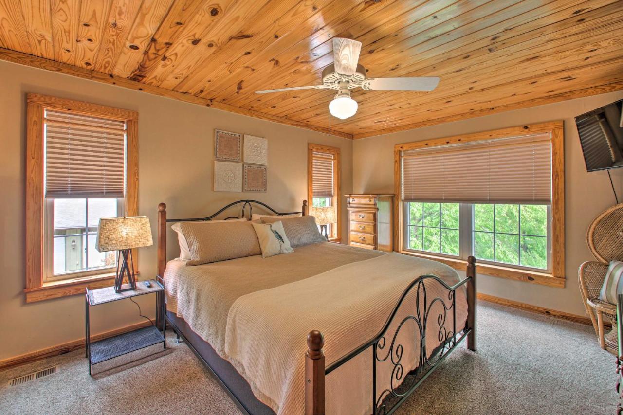Lakeside Hot Springs Retreat With Kayaks And Boat Dock Hot Springs Village Bagian luar foto