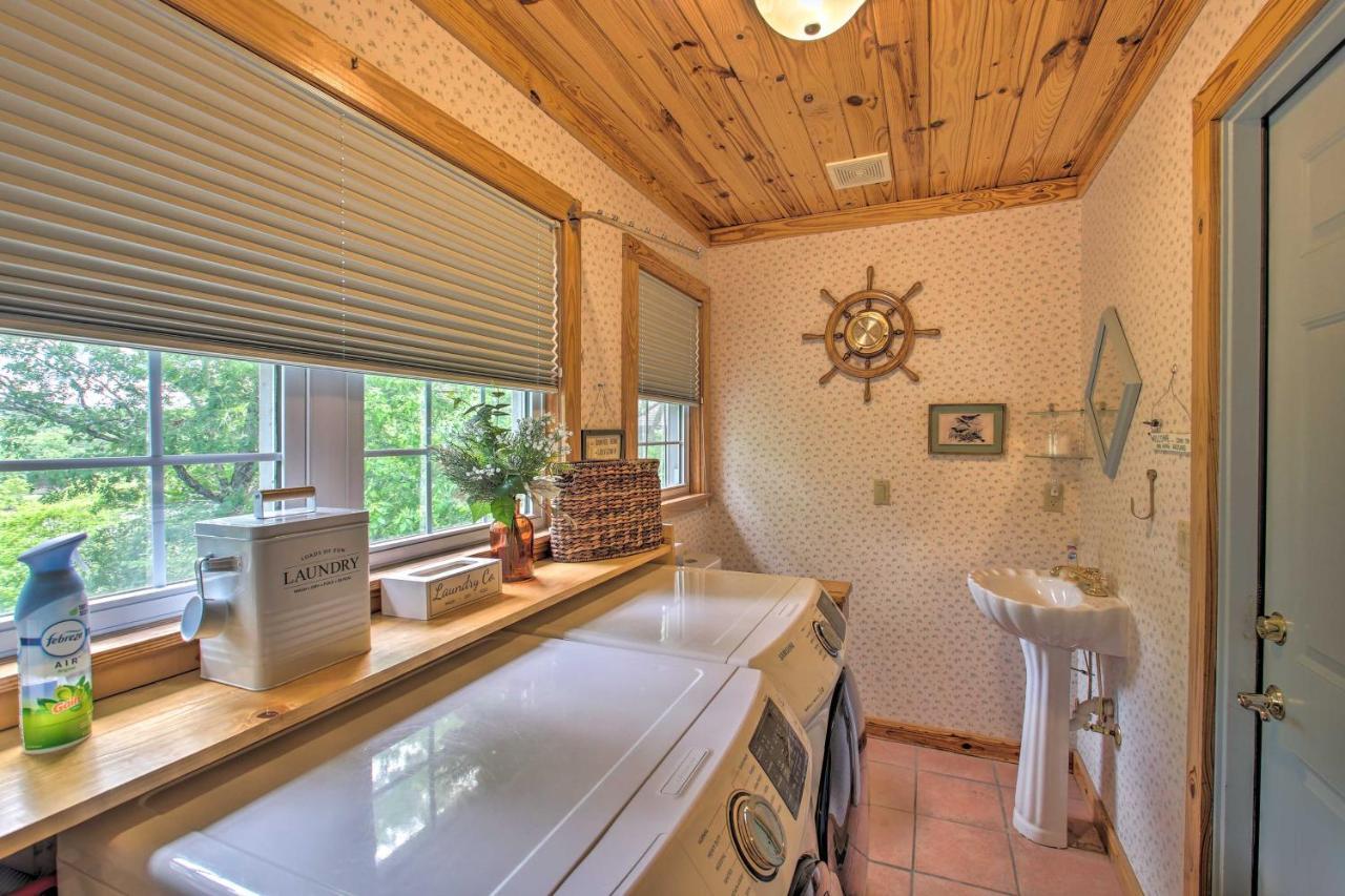 Lakeside Hot Springs Retreat With Kayaks And Boat Dock Hot Springs Village Bagian luar foto