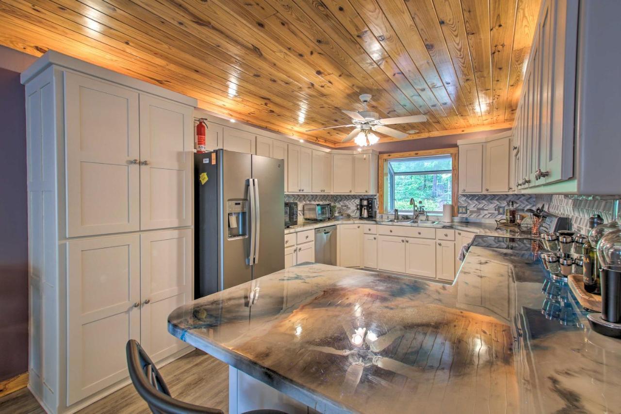 Lakeside Hot Springs Retreat With Kayaks And Boat Dock Hot Springs Village Bagian luar foto