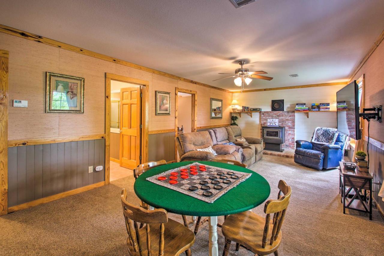 Lakeside Hot Springs Retreat With Kayaks And Boat Dock Hot Springs Village Bagian luar foto